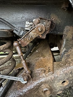 Headlight level adjuster- VERY RUSTY!