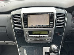 Japanese 🇯🇵 Radio - No English, it still played FM..soon had it out!